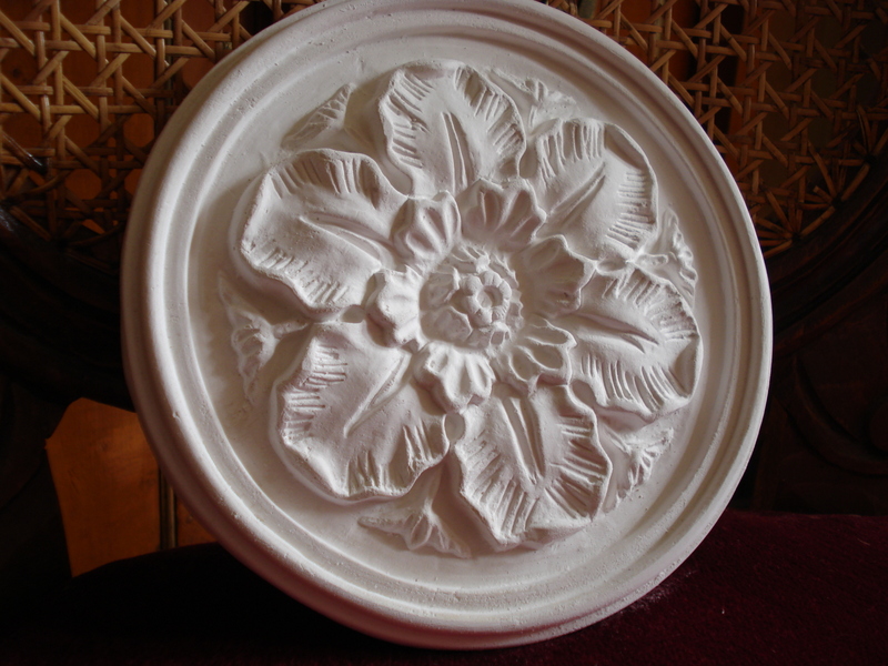 sehr schön stucco Rosette Stuck blumiger Stil 26,5 cm Stuckrosette 100-404